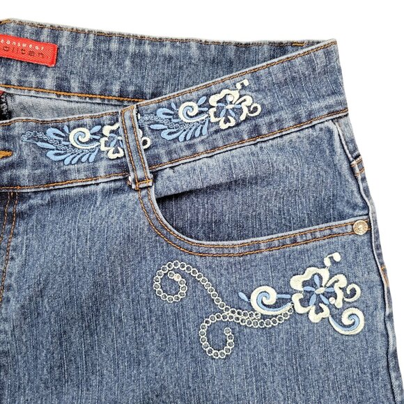 Cosmopolitan Jeanswear Embroidered Womens Blue Jeans Size 20 Low Rise - Picture 3 of 10